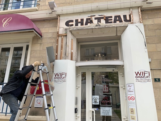 work-on-facade-hotel-du-chateau